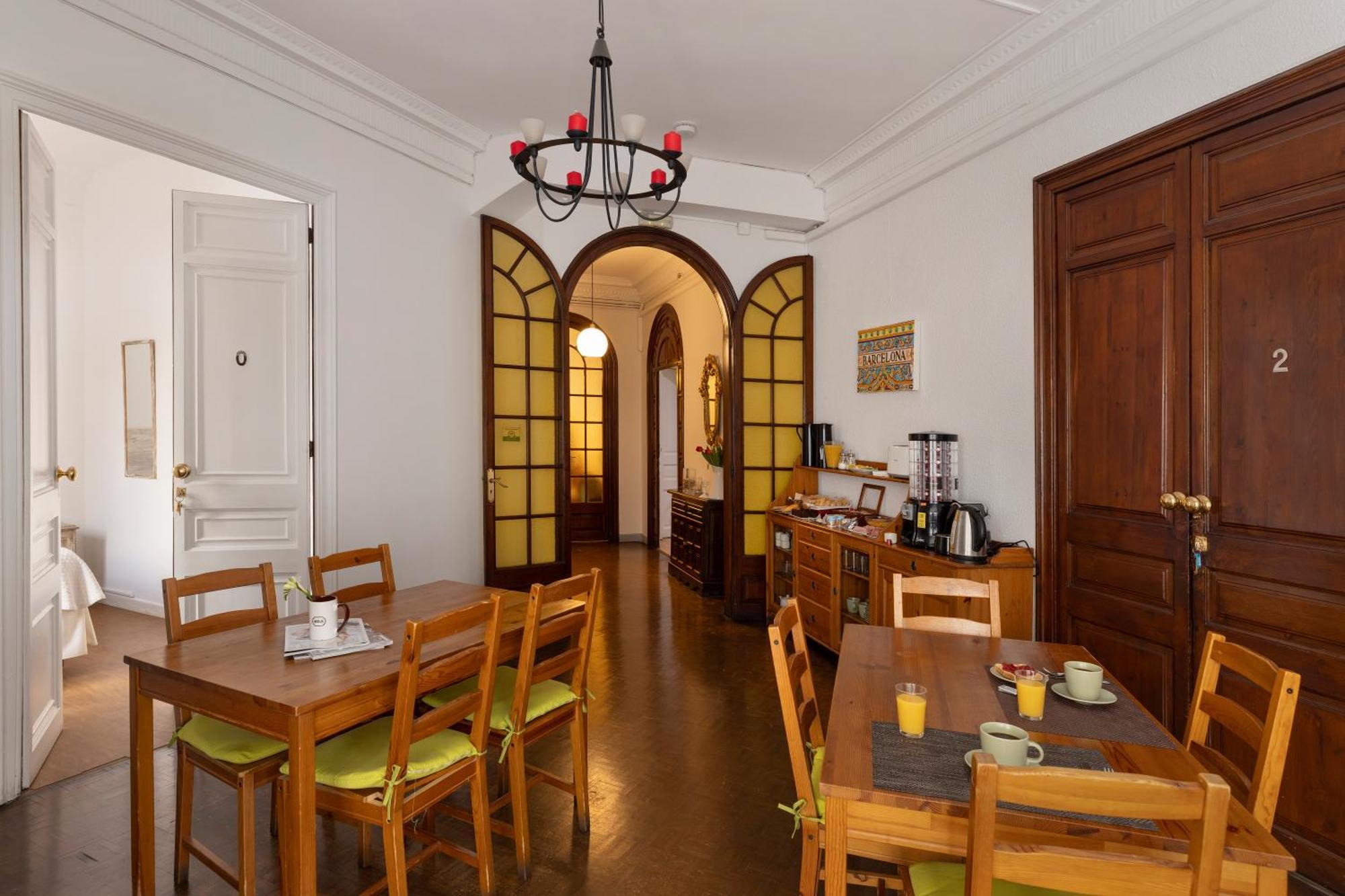 Acomodação com café da manhã  Ally's Bed&breakfast, 2*
